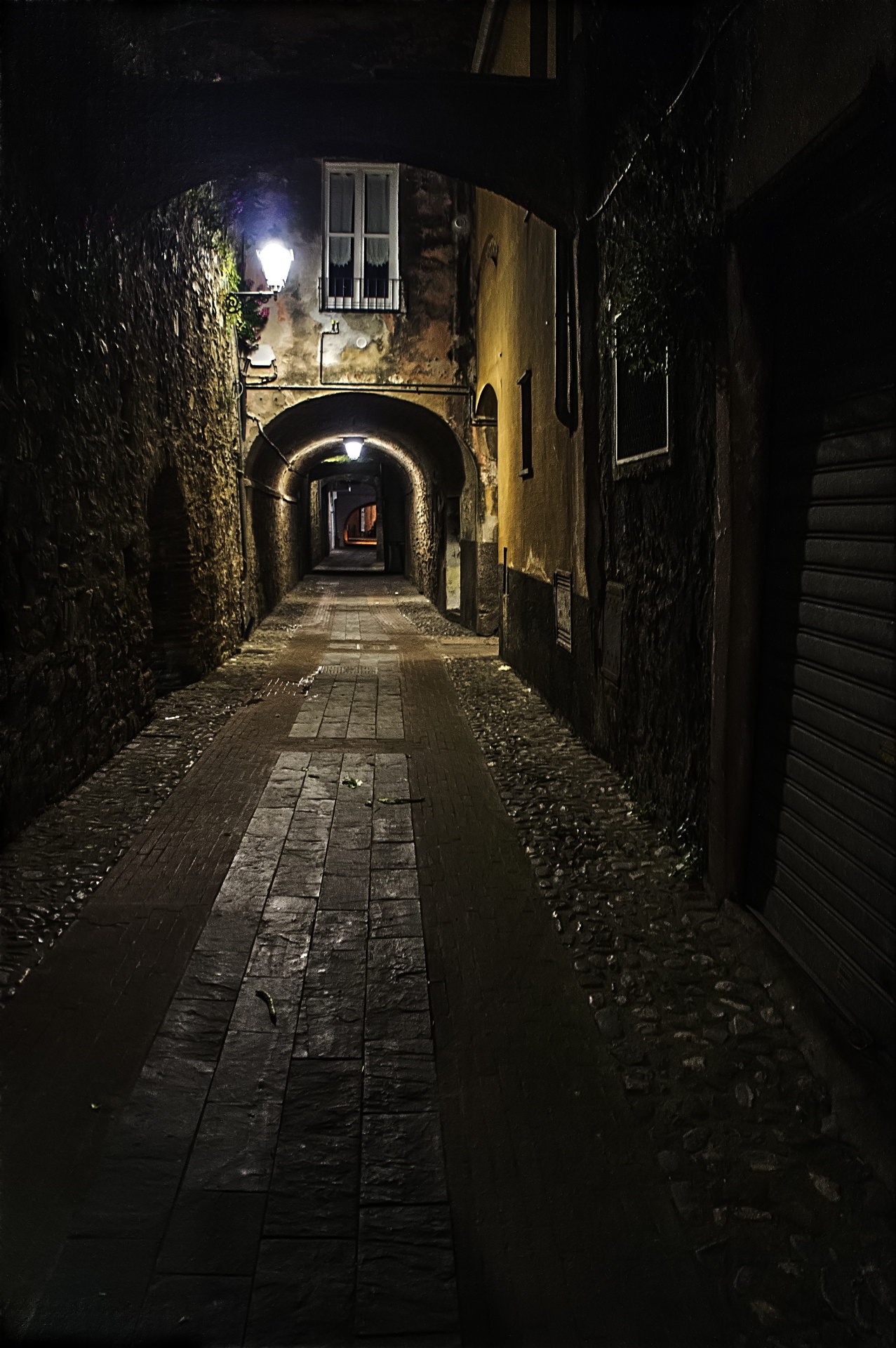 Download Free Photo Of Alley Walls Narrow Nobody On From Needpix Com