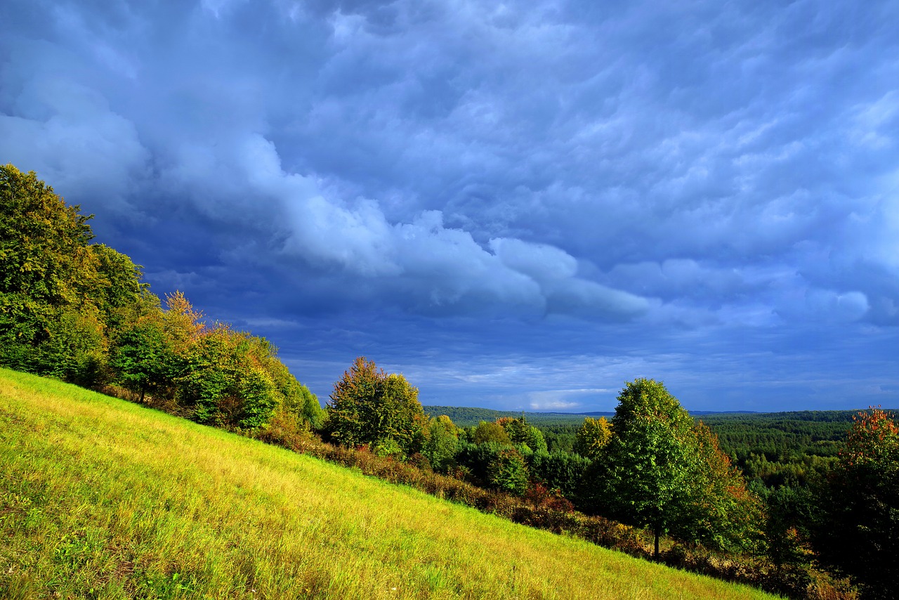 bukova gora  mite  storm clouds free photo