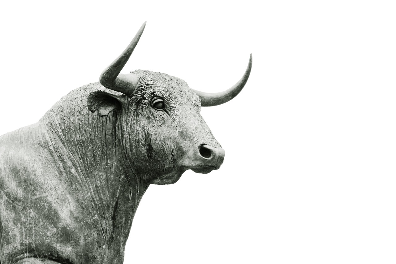 bull sculpture ox free photo