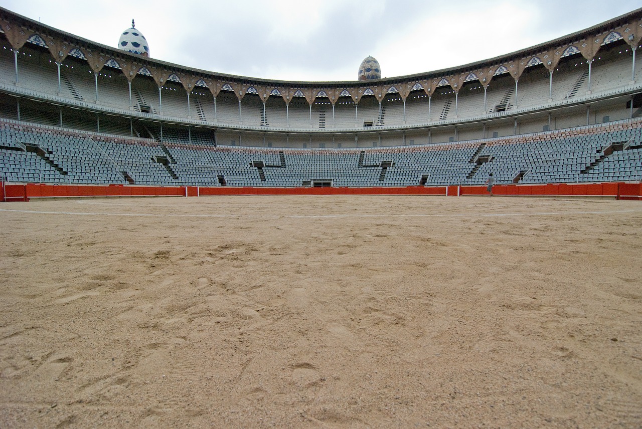 bullfight arena spanish free photo