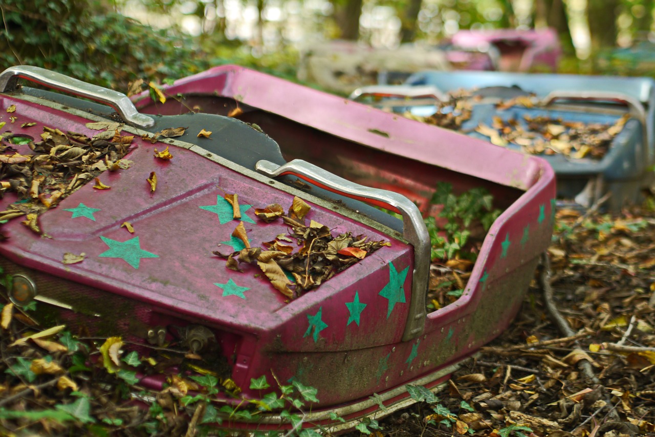 bumper cars old rots free photo