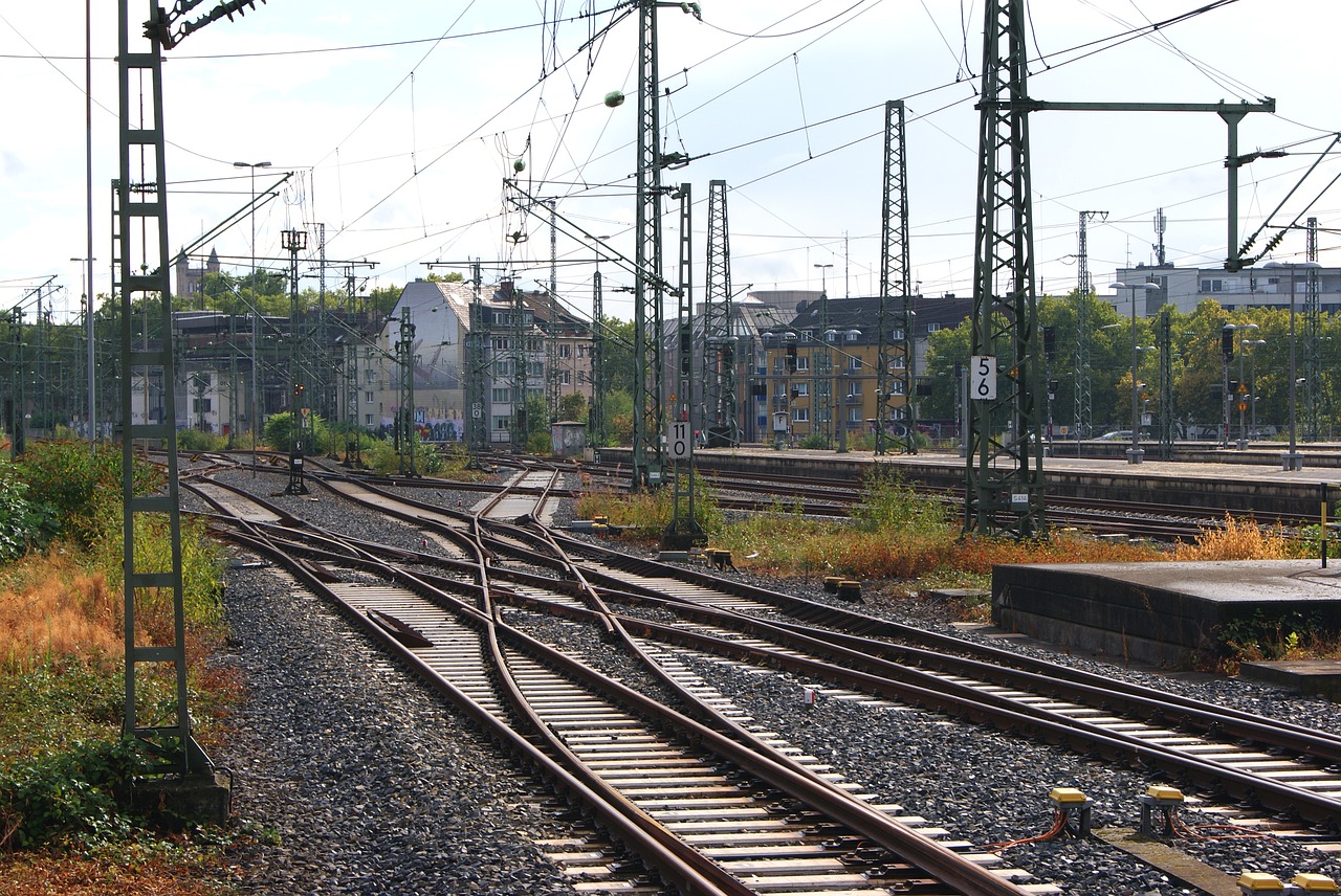 bundesbahn  railway facilities  db free photo