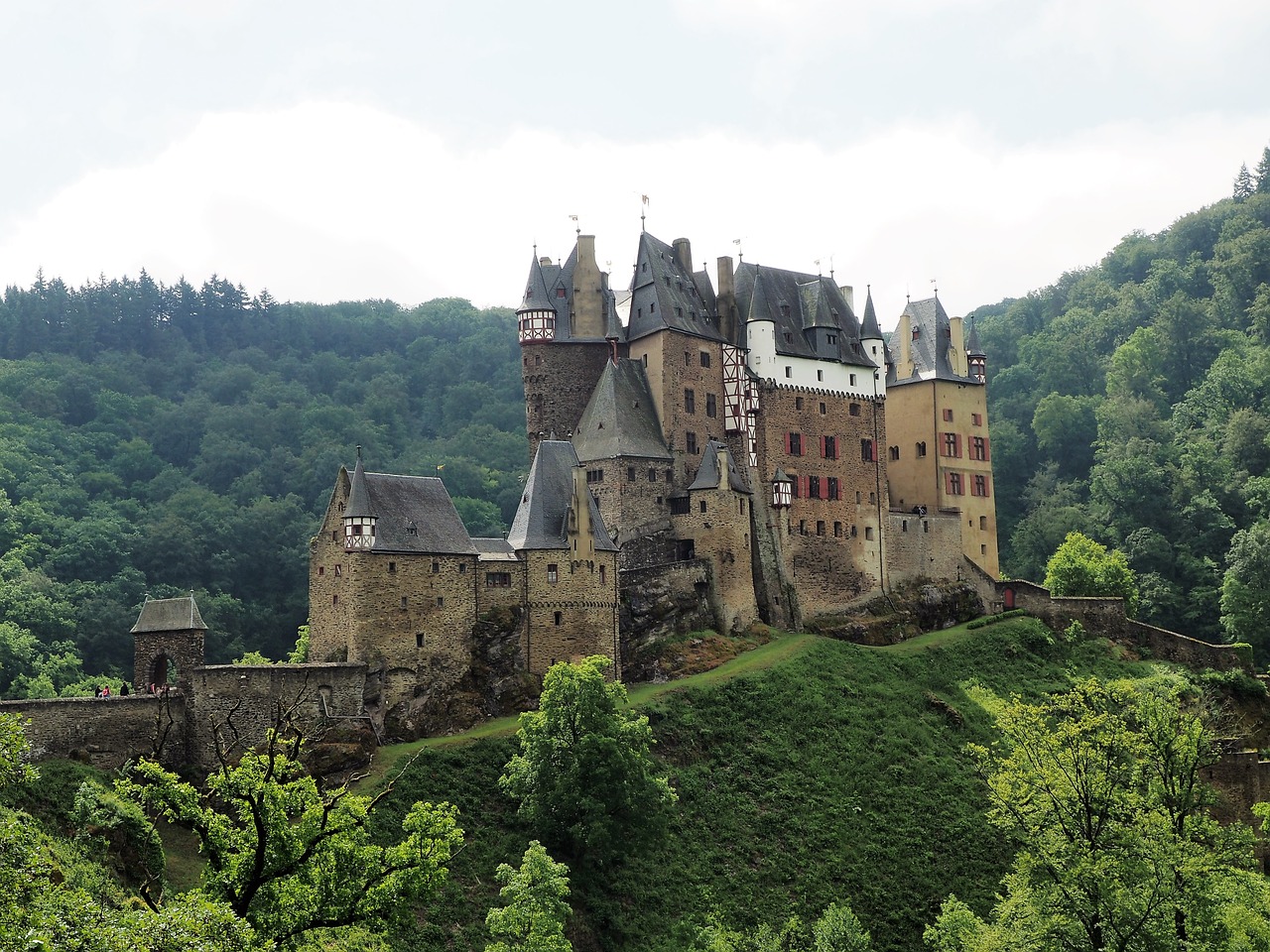 burg eltz castle middle ages free photo