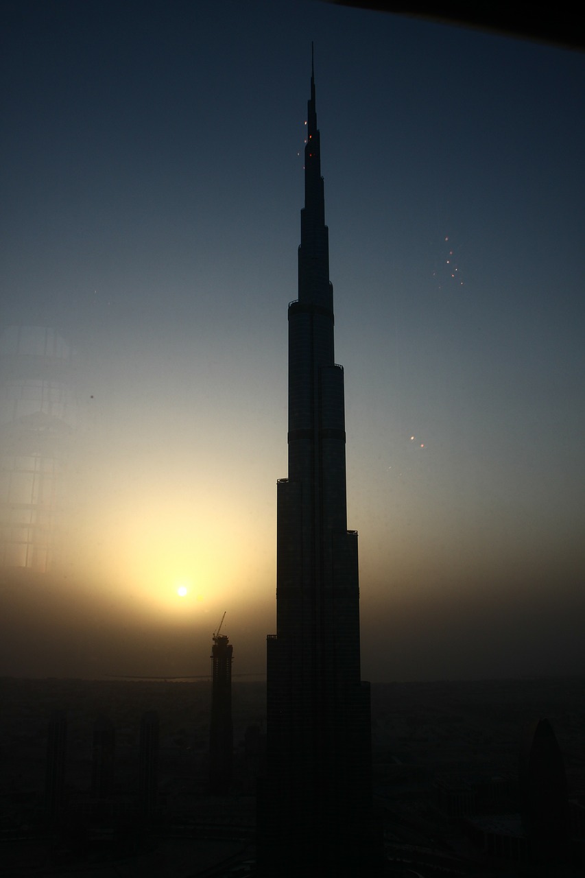 burj khalifa skyscraper building free photo