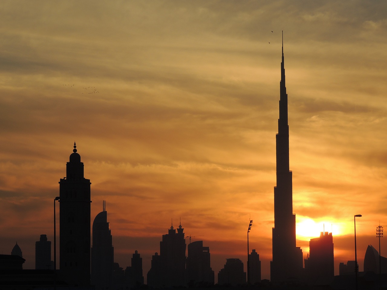 burj khalifa at the top reach out free photo
