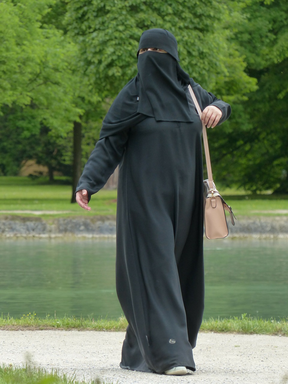 niqab woman muslim free photo