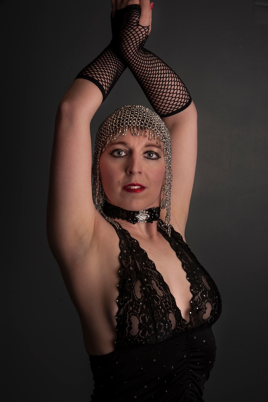 burlesque  showgirl  dancer free photo