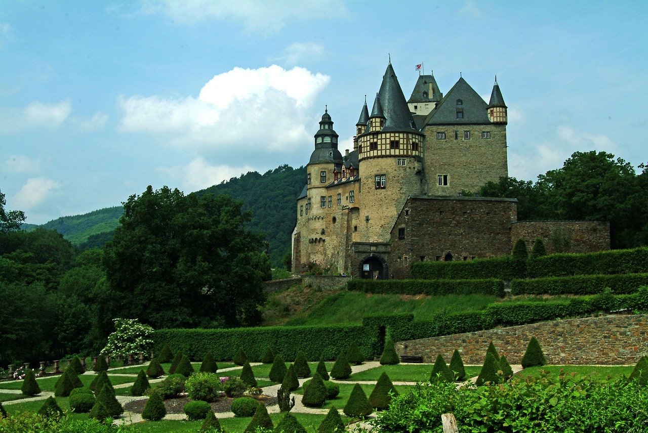 bürresheim castle eifel vulkaneifel free photo