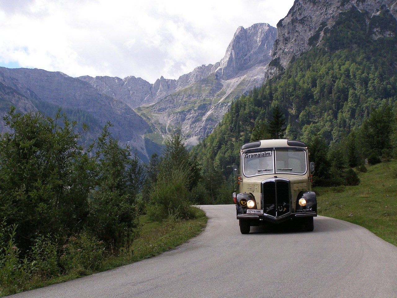 bus karwendel road free photo