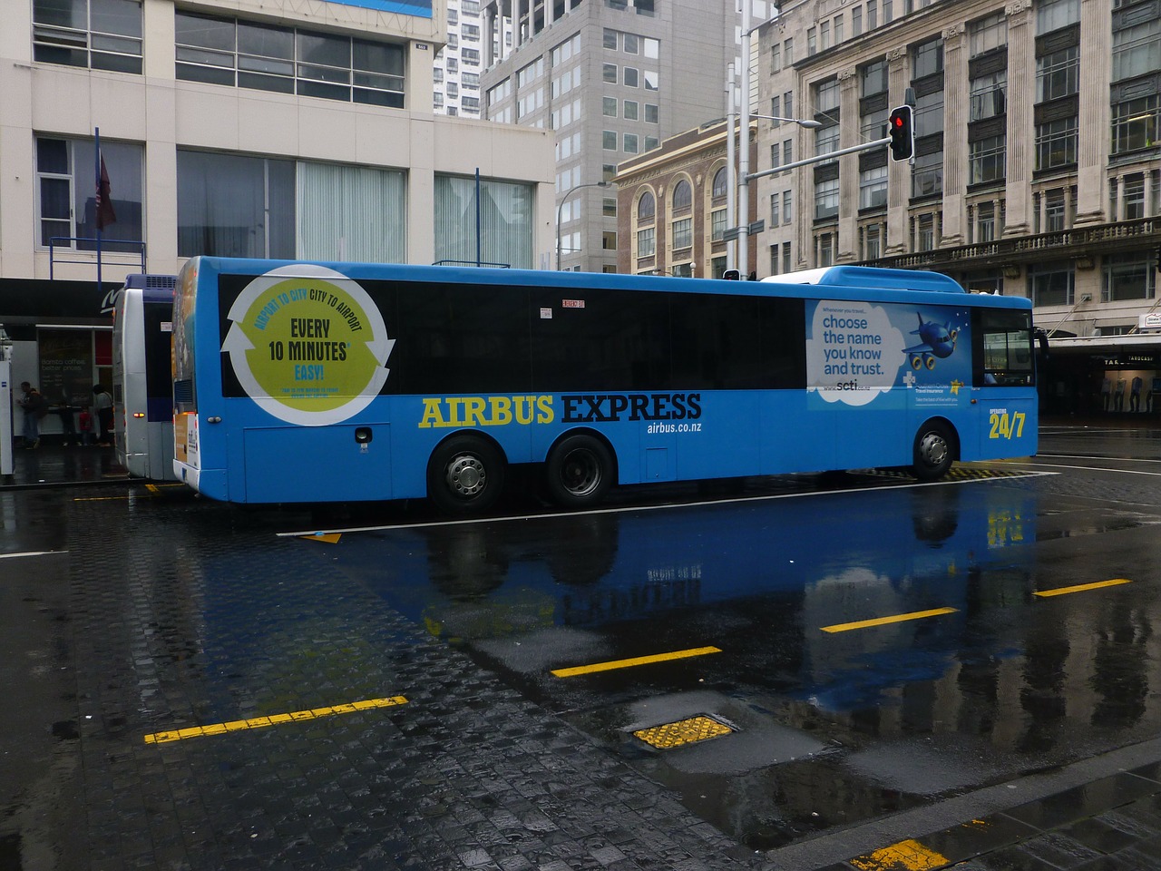 bus auckland parking lot free photo