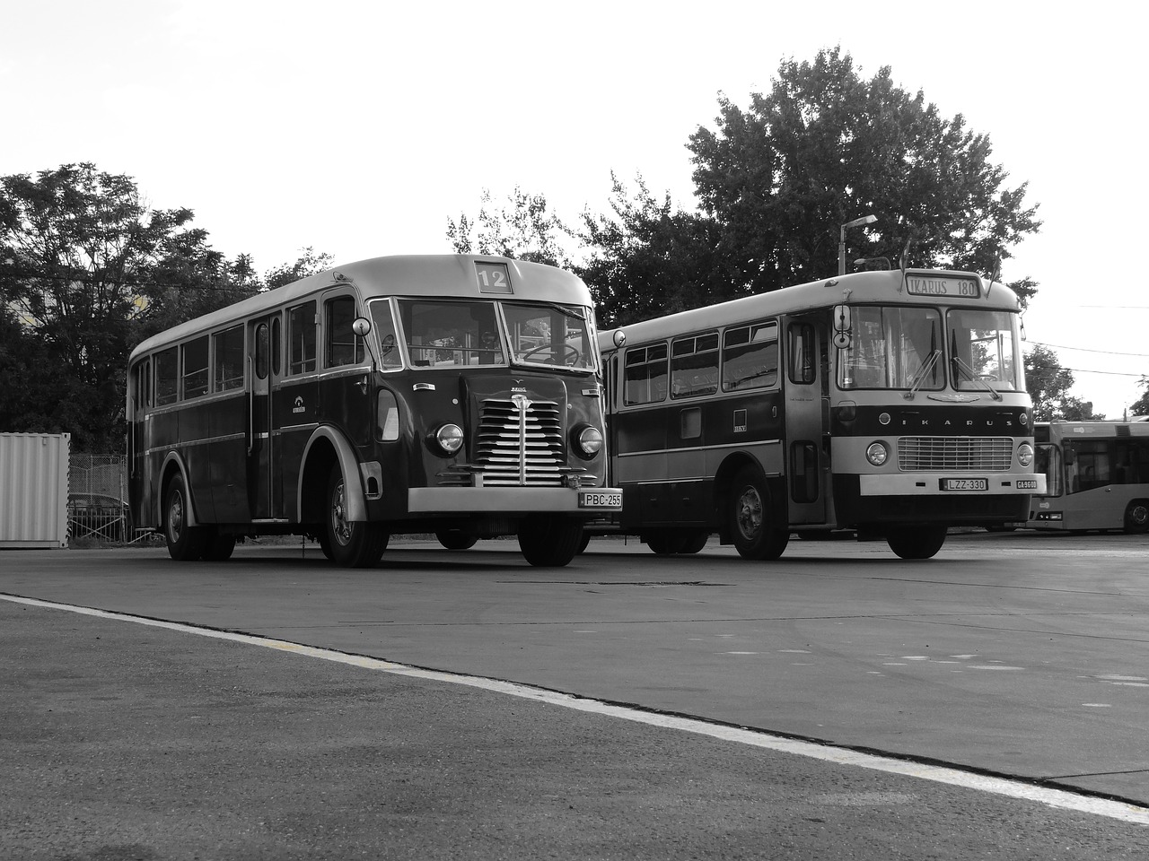 bus  nostalgia  retro free photo