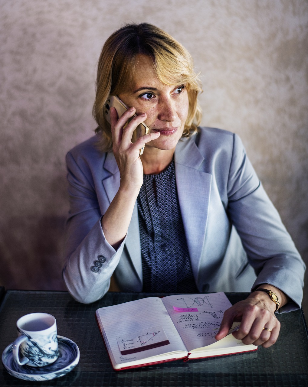 business  businesswoman  calling free photo