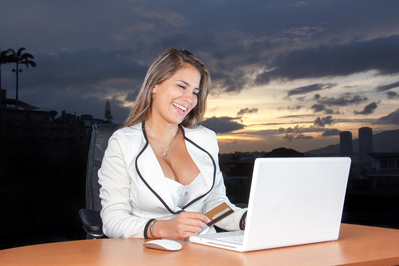 business woman woman attractive free photo