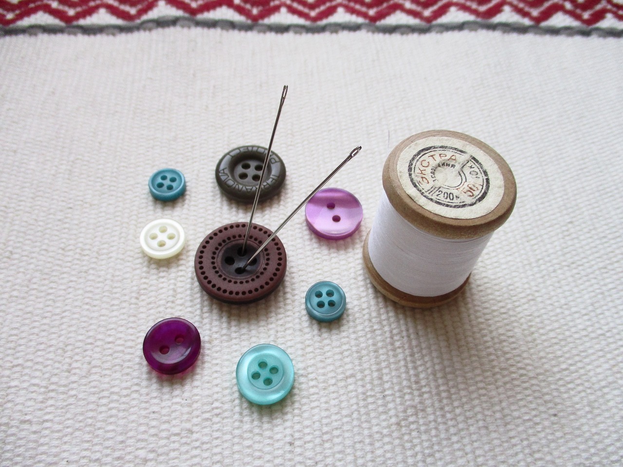 buttons thread needlework free photo