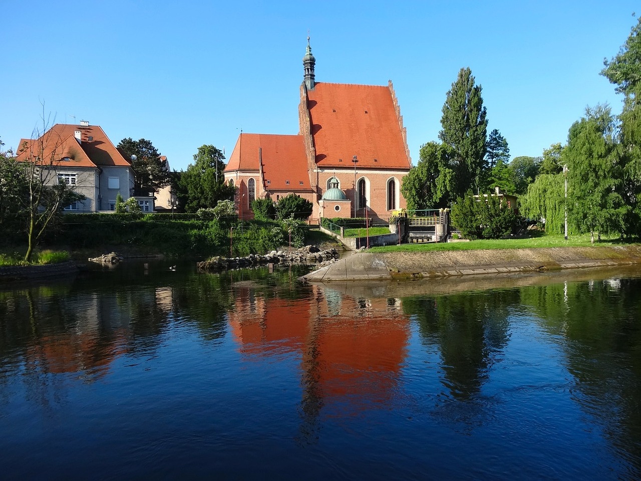 bydgoszcz cathedral waterfront free photo