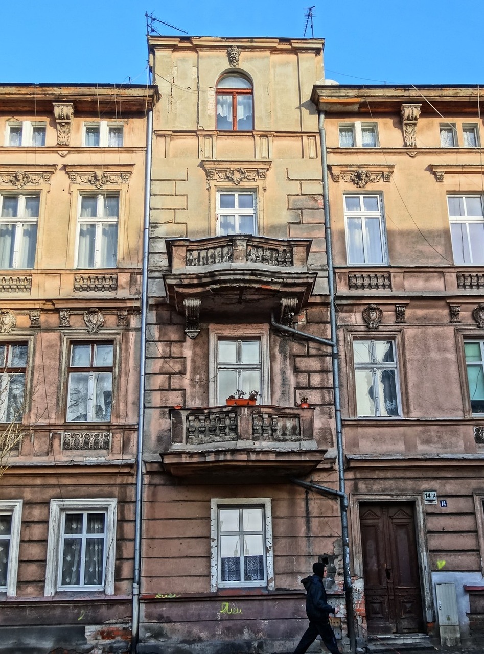 bydgoszcz building balconies free photo