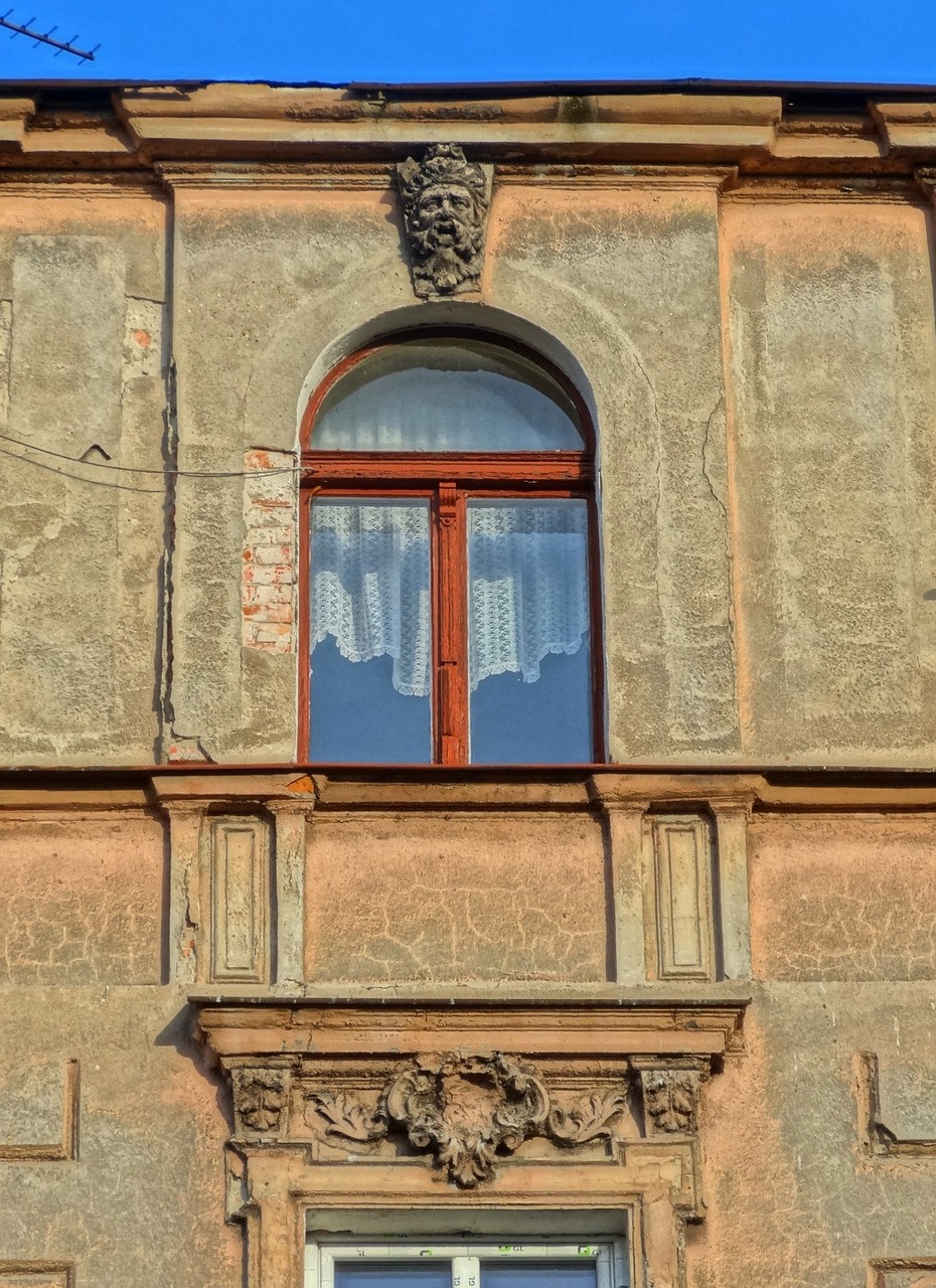 bydgoszcz building window free photo