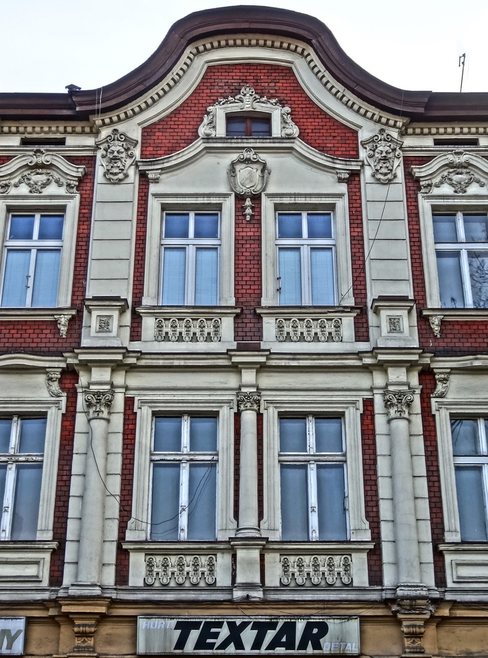 bydgoszcz windows building free photo