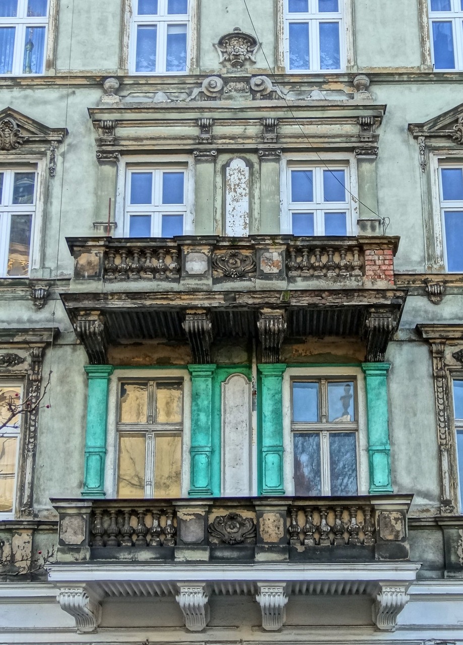 bydgoszcz facade balcony free photo