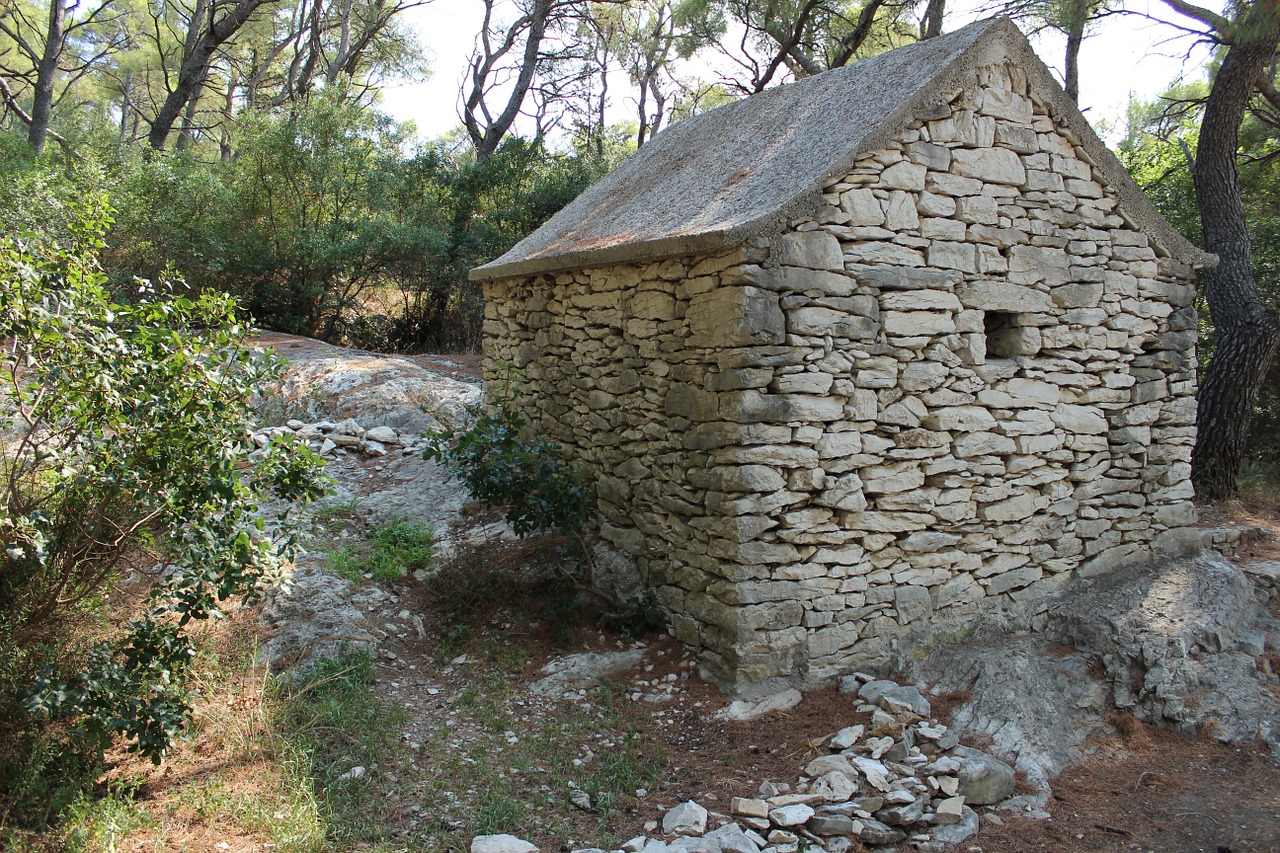 cabin stone cabin nature free photo