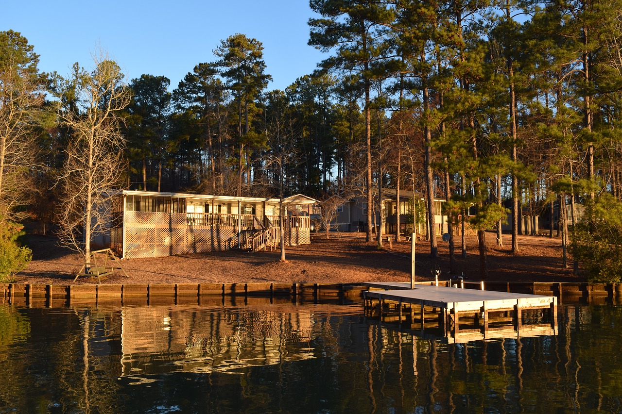 cabin lake cabin lake home free photo