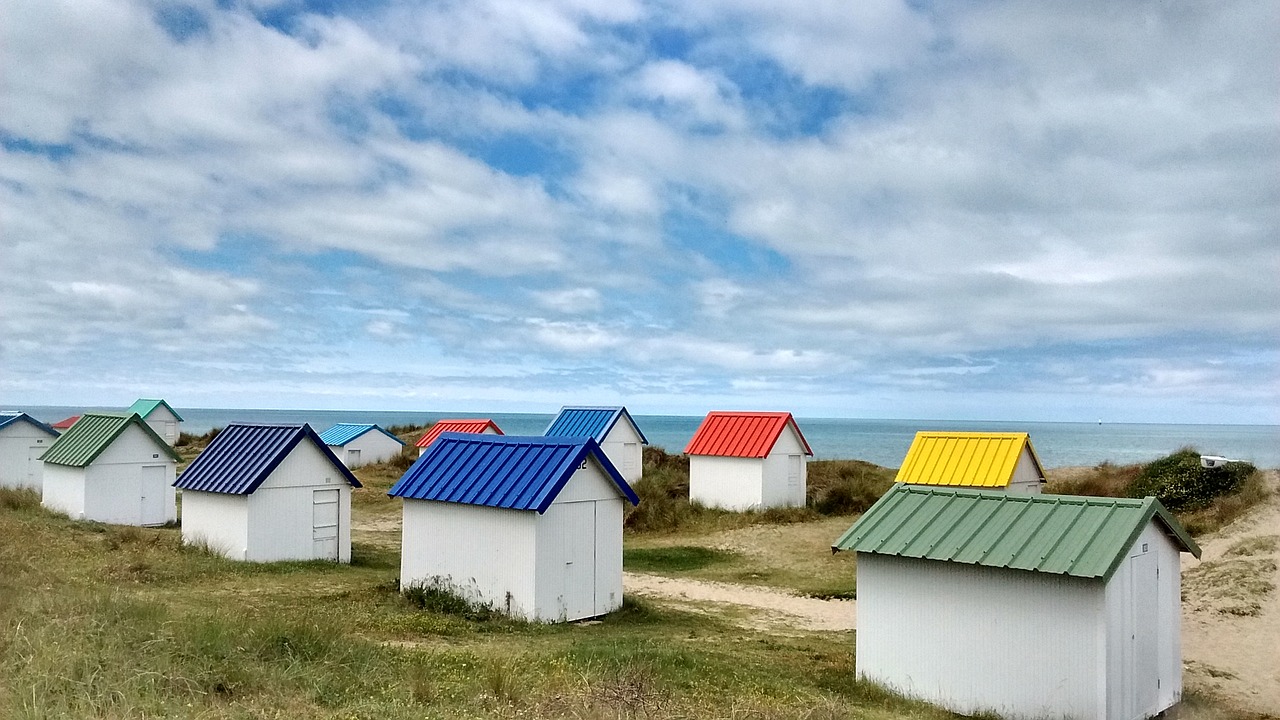 cabin beach holiday free photo