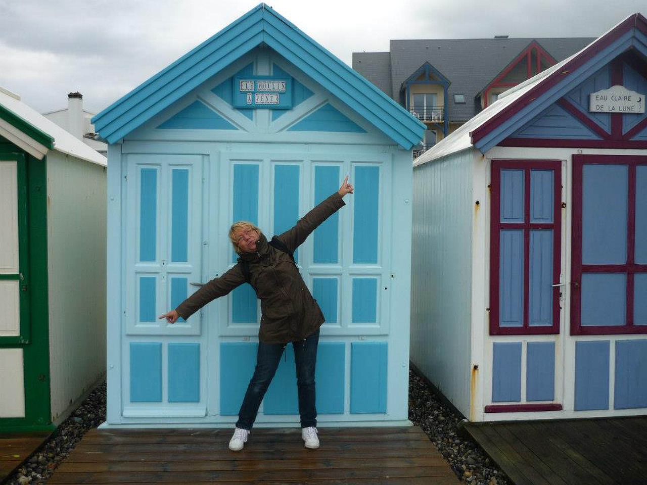 cabin sea woman free photo