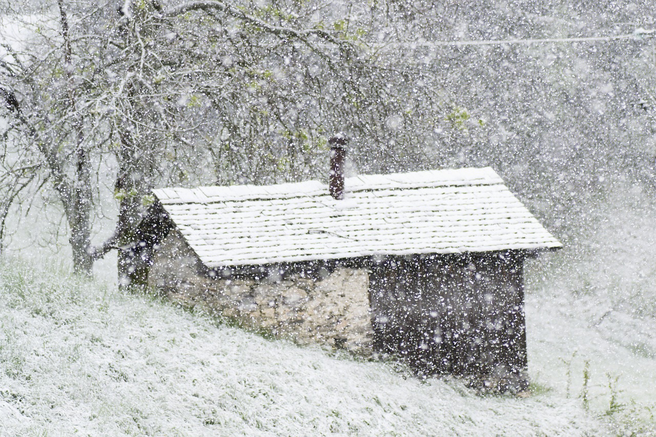 cabin snow mountain free photo