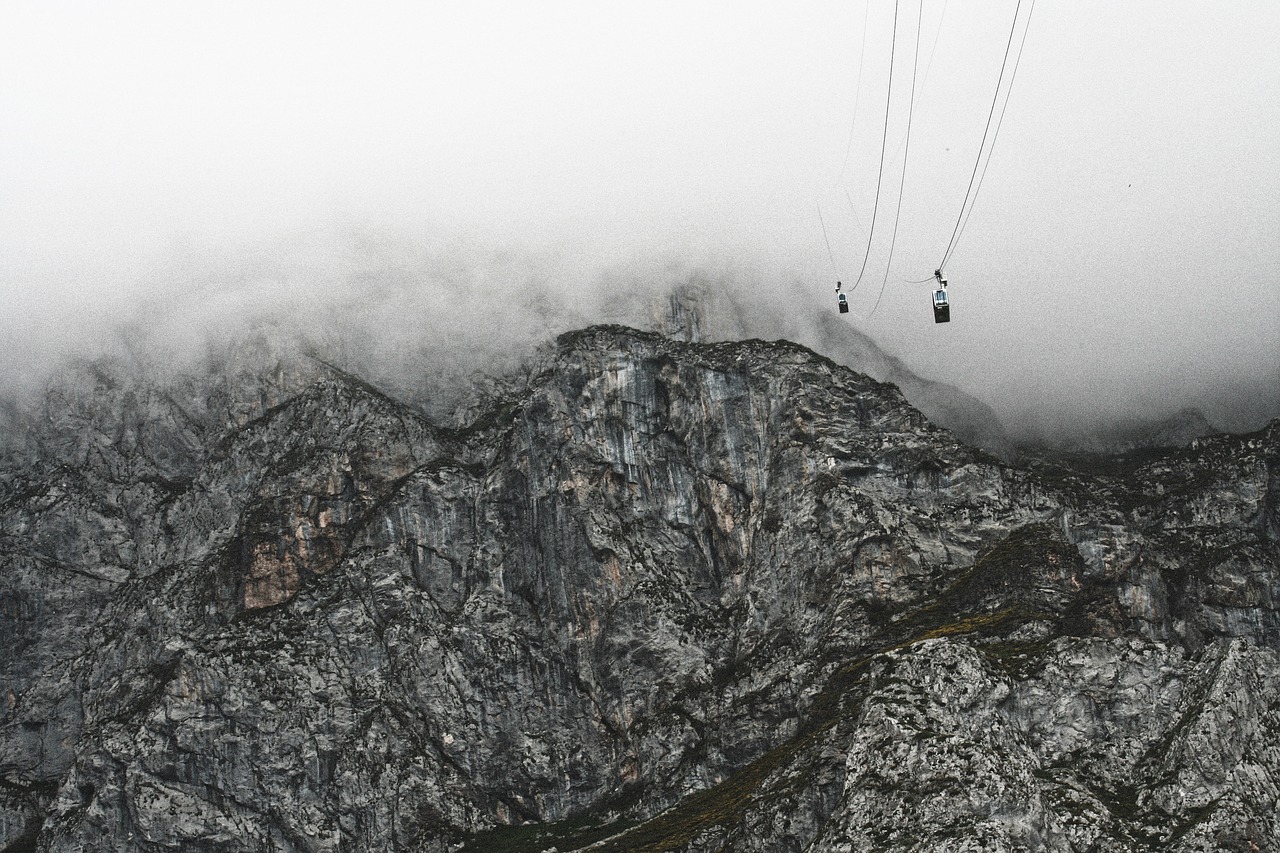 cable car  source  cantabria free photo