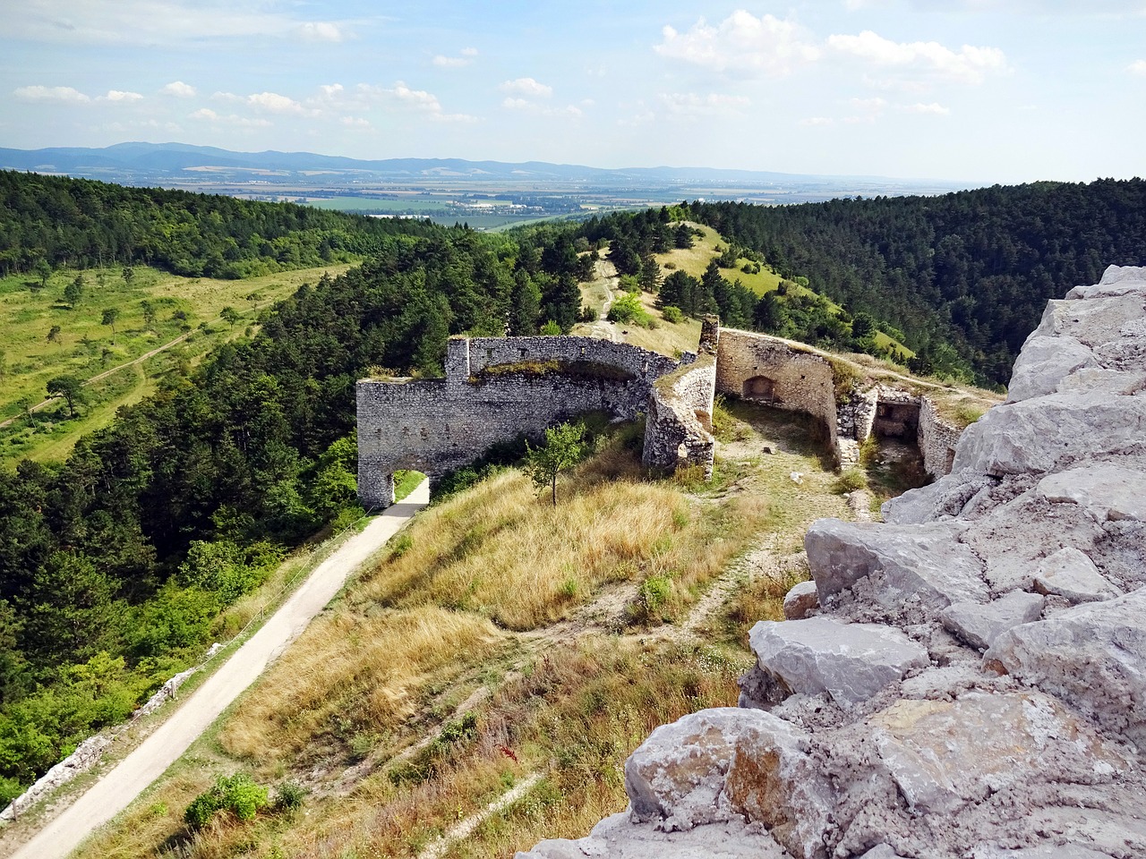 čachtice slovakia castle free photo