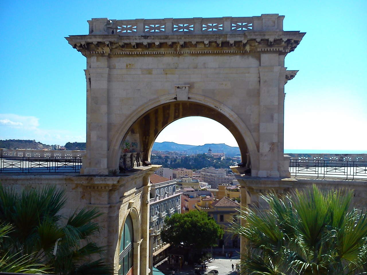 cagliari arc building free photo