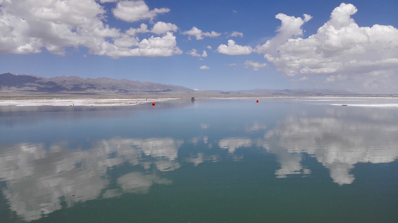 caka salt lake snow mountain white cloud free photo