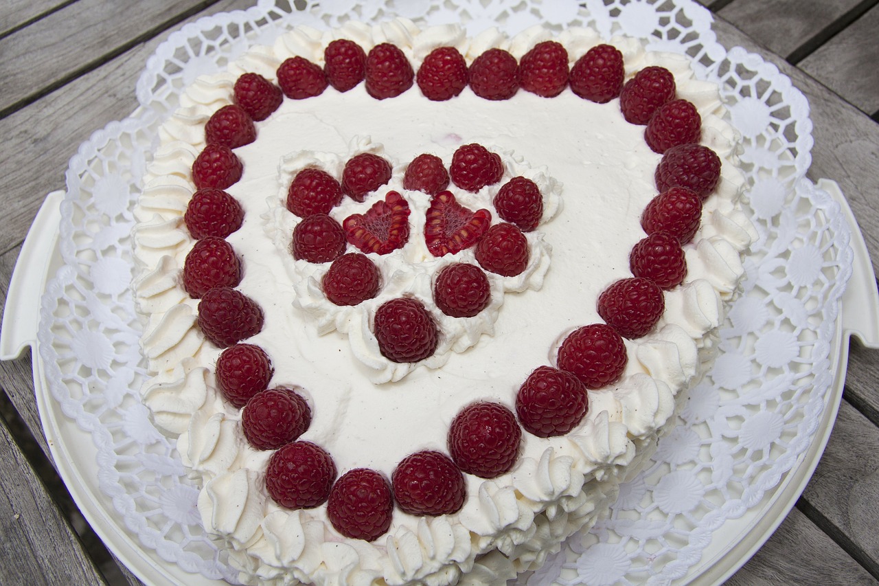 cake heart cake cream cake free photo