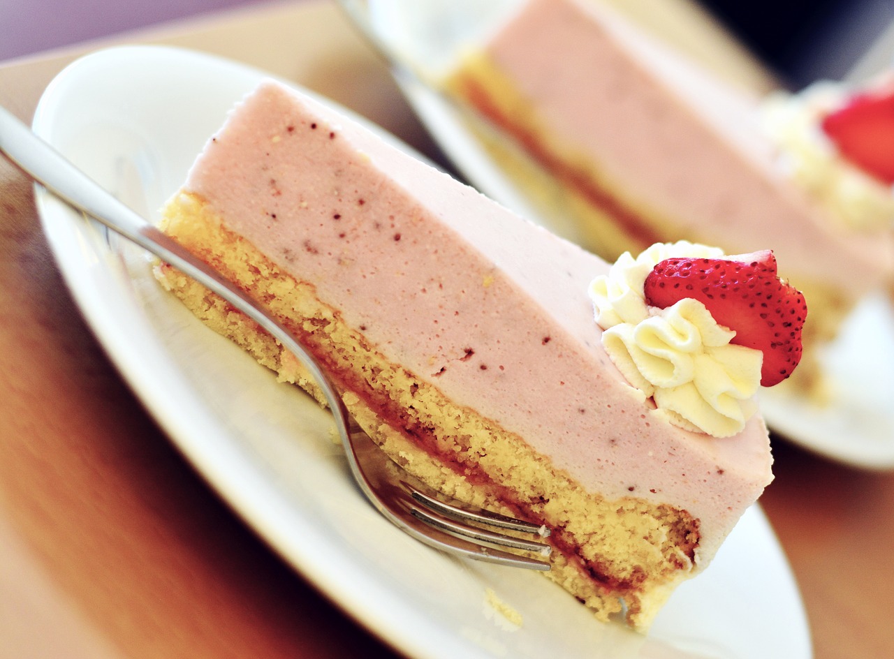 cake  strawberry pie  strawberry cake free photo