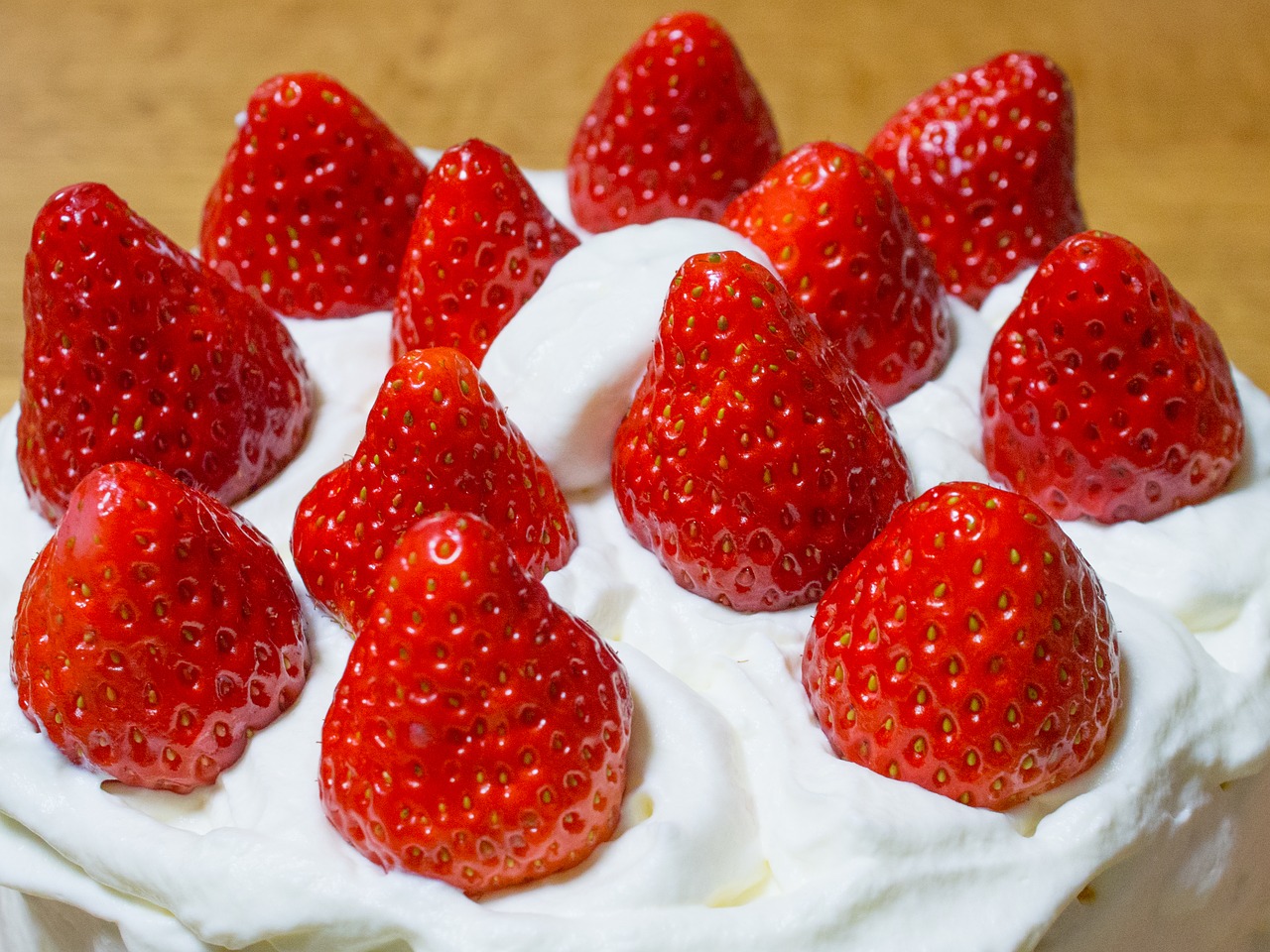 cake  strawberry  red free photo