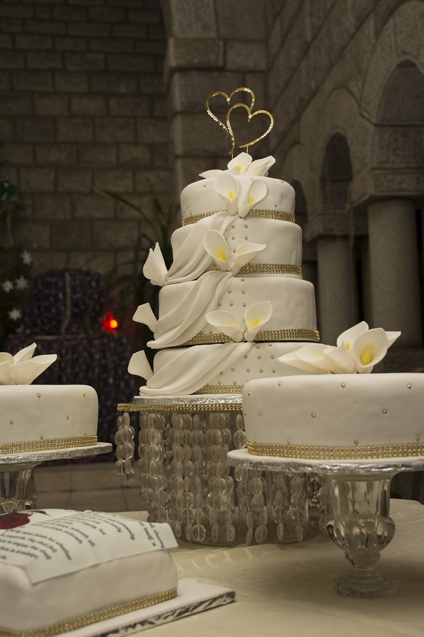 cake  wedding  church free photo