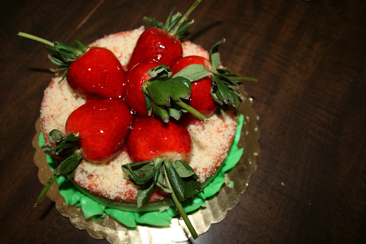 cake strawberry sweet free photo