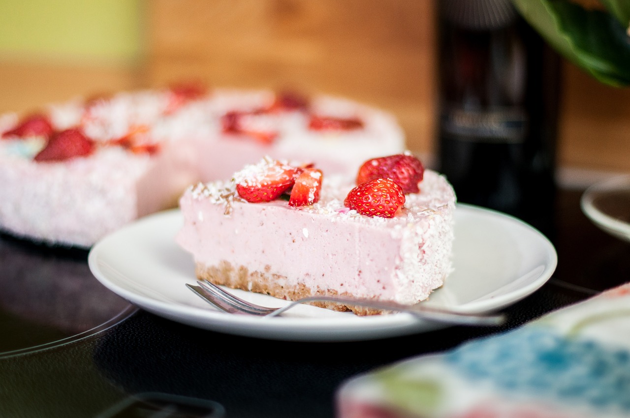 cake strawberry piece free photo