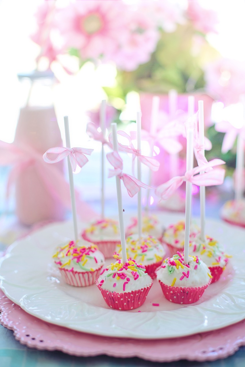 cake balls  cake pops  pink free photo