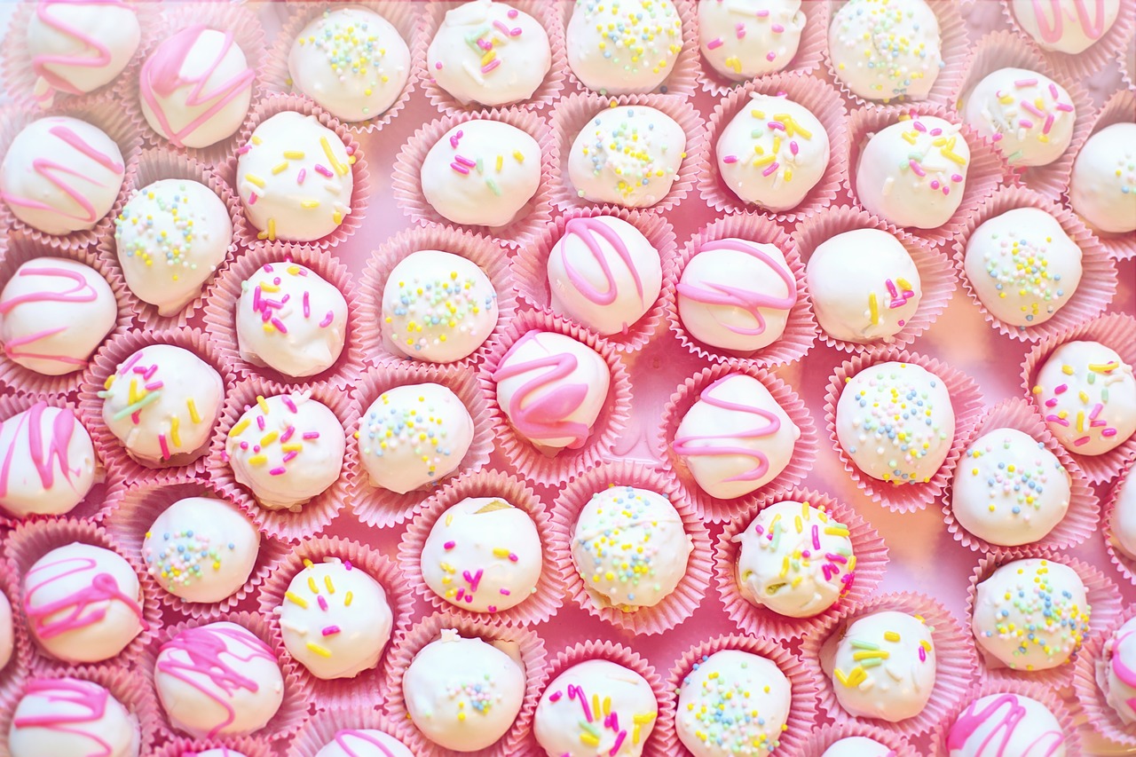 cake balls  dessert  sweets free photo