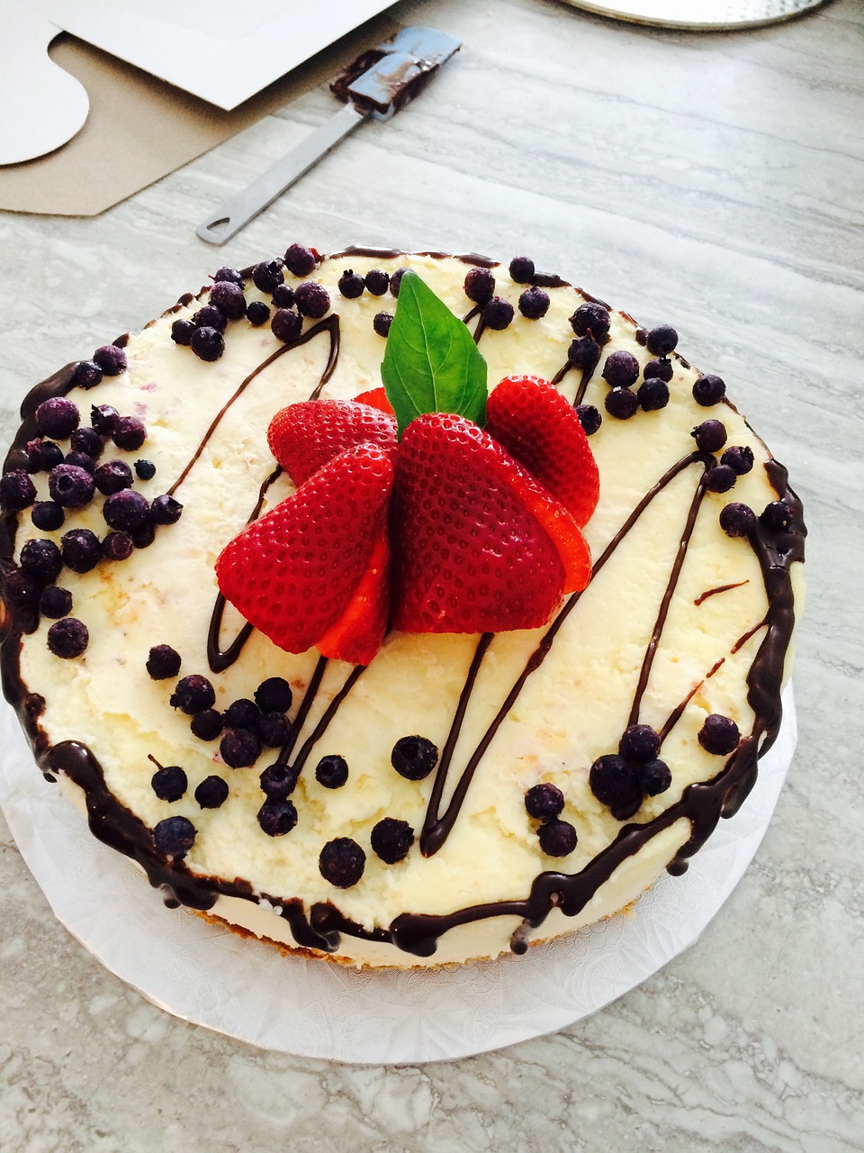 cake cheese strawberry chocolate free photo