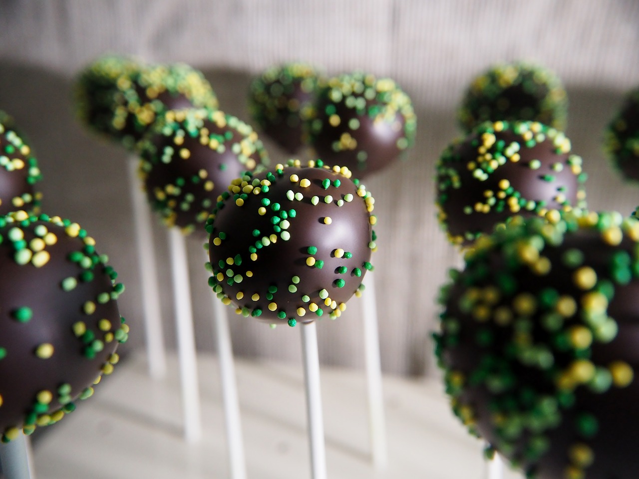 cake pops bake chocolate praline free photo