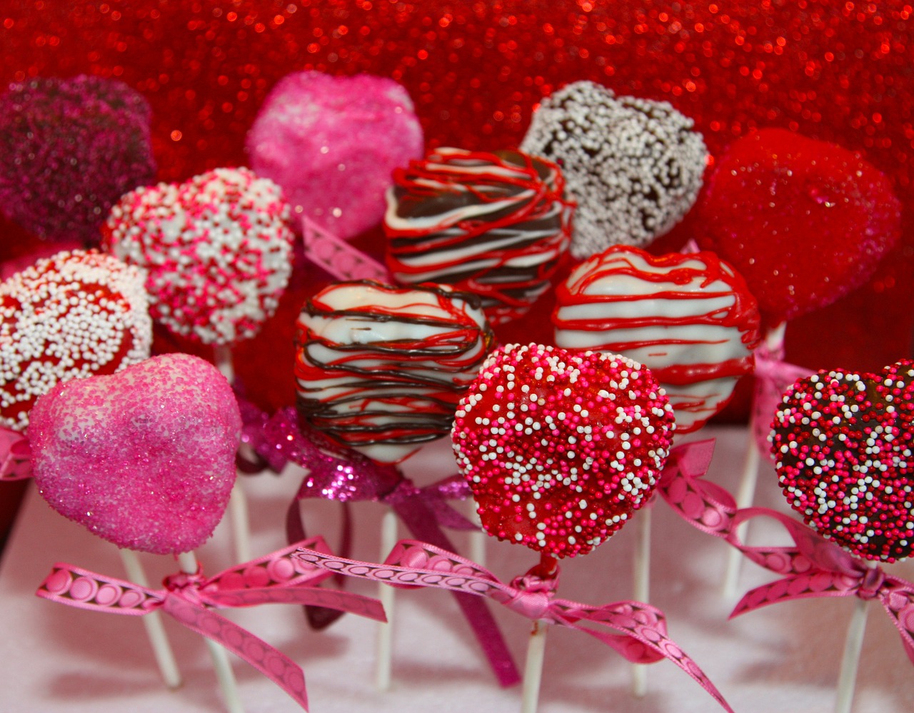 cake pops hearts red free photo