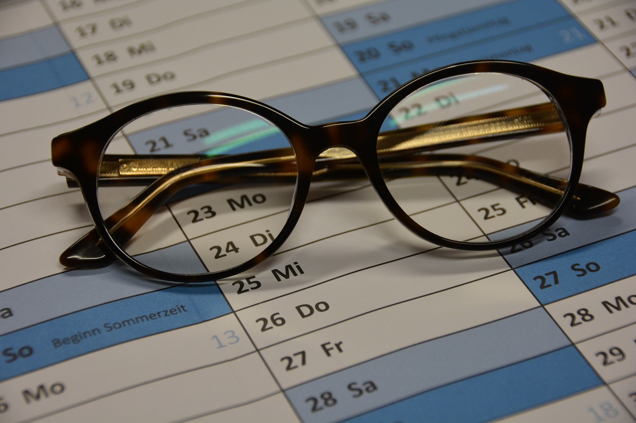 calendar  glasses  planning free photo