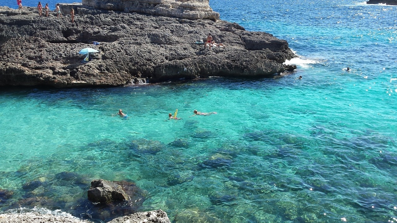 calo des moro water waterpolo free photo