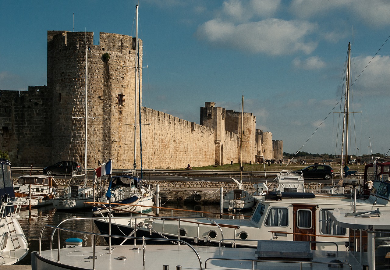 camargue aigues-mortes ramparts free photo