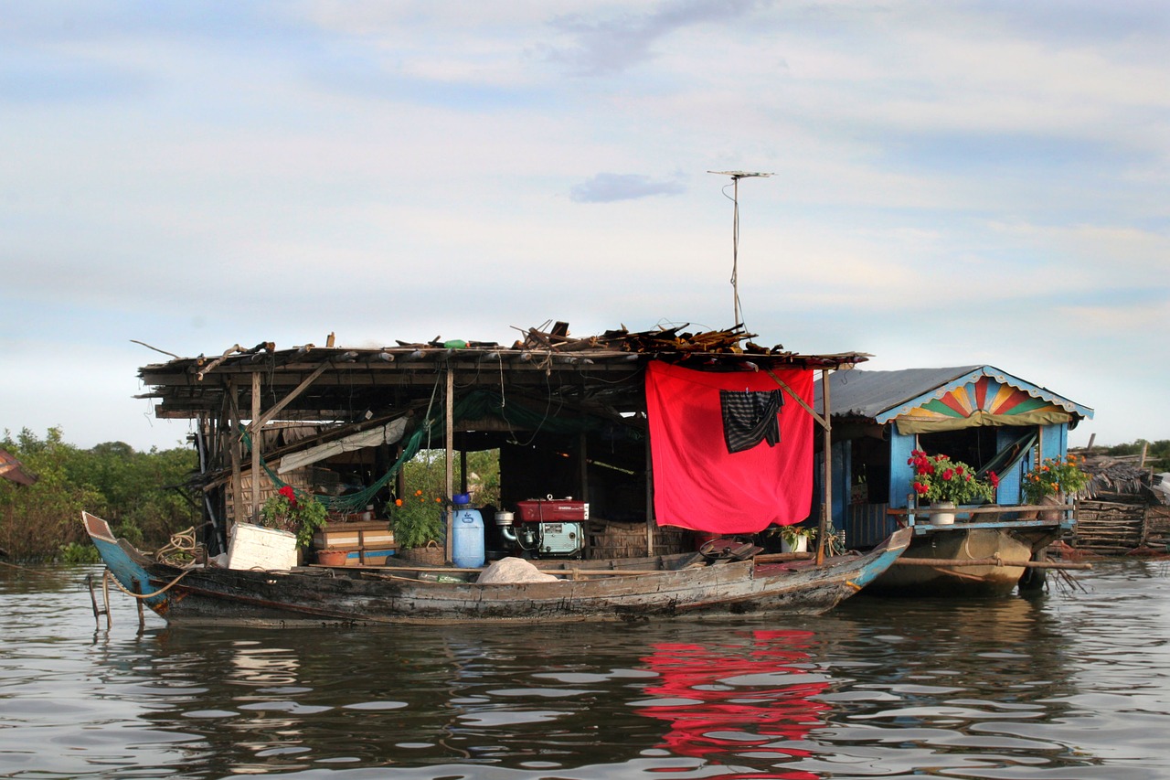 cambodia floating house free photo