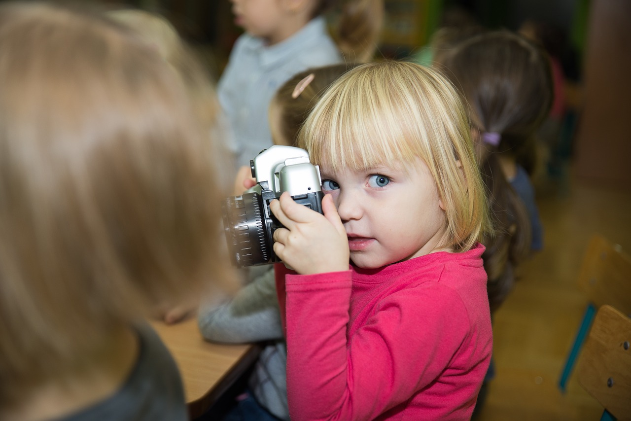 camera kindergarten eye free photo