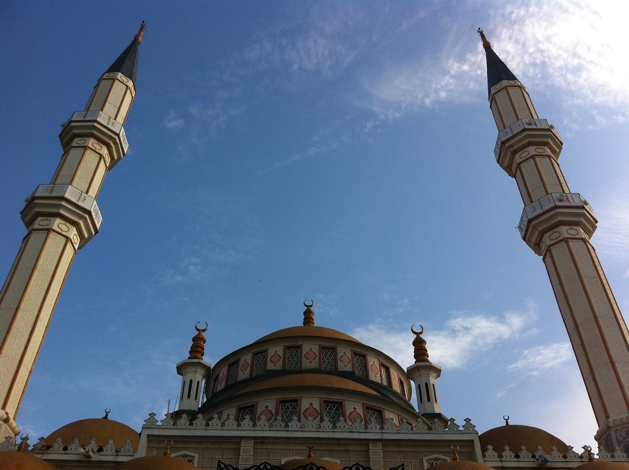 cami moquer to karaman mosque free photo