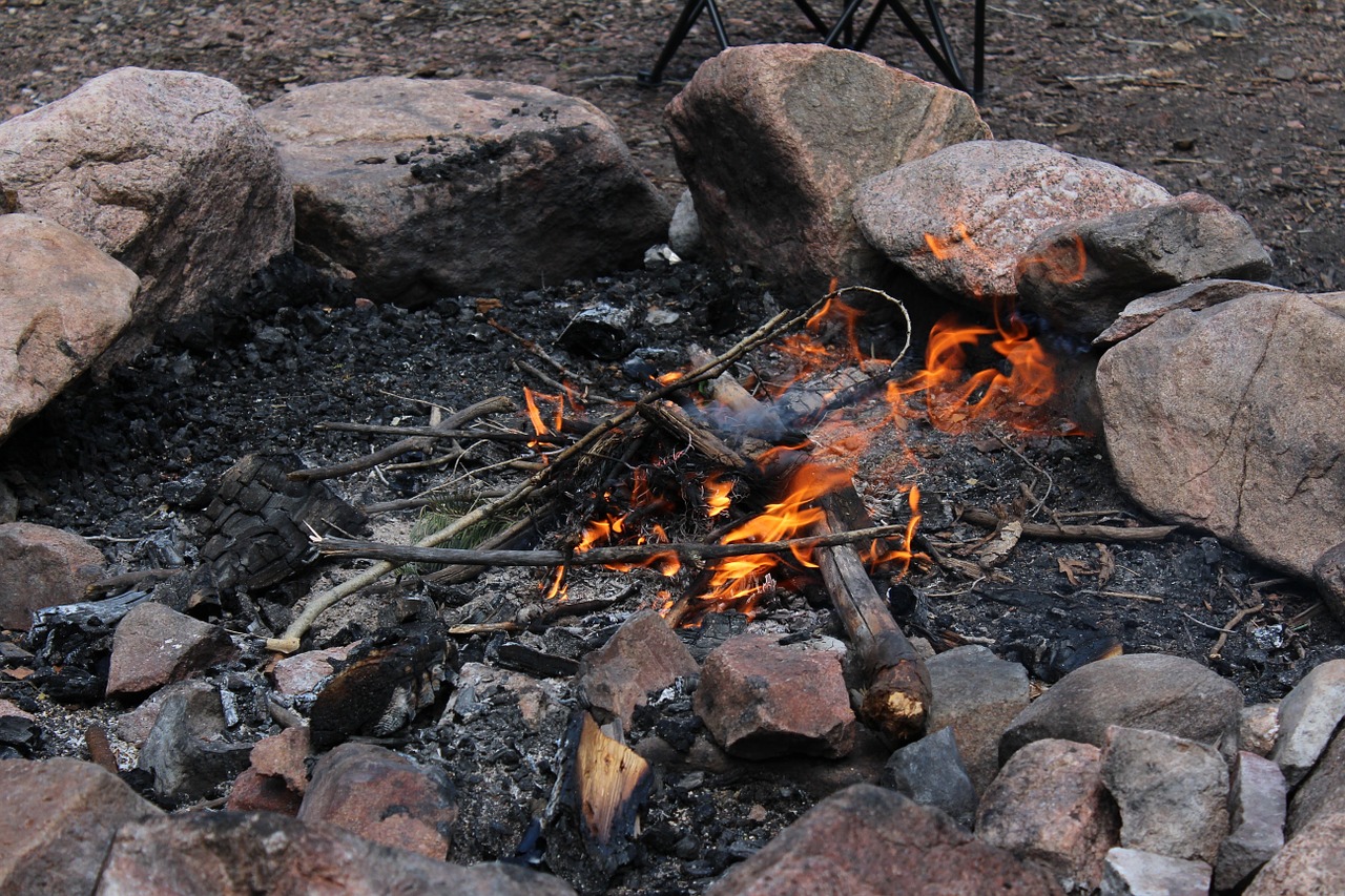 campfire camp fires free photo